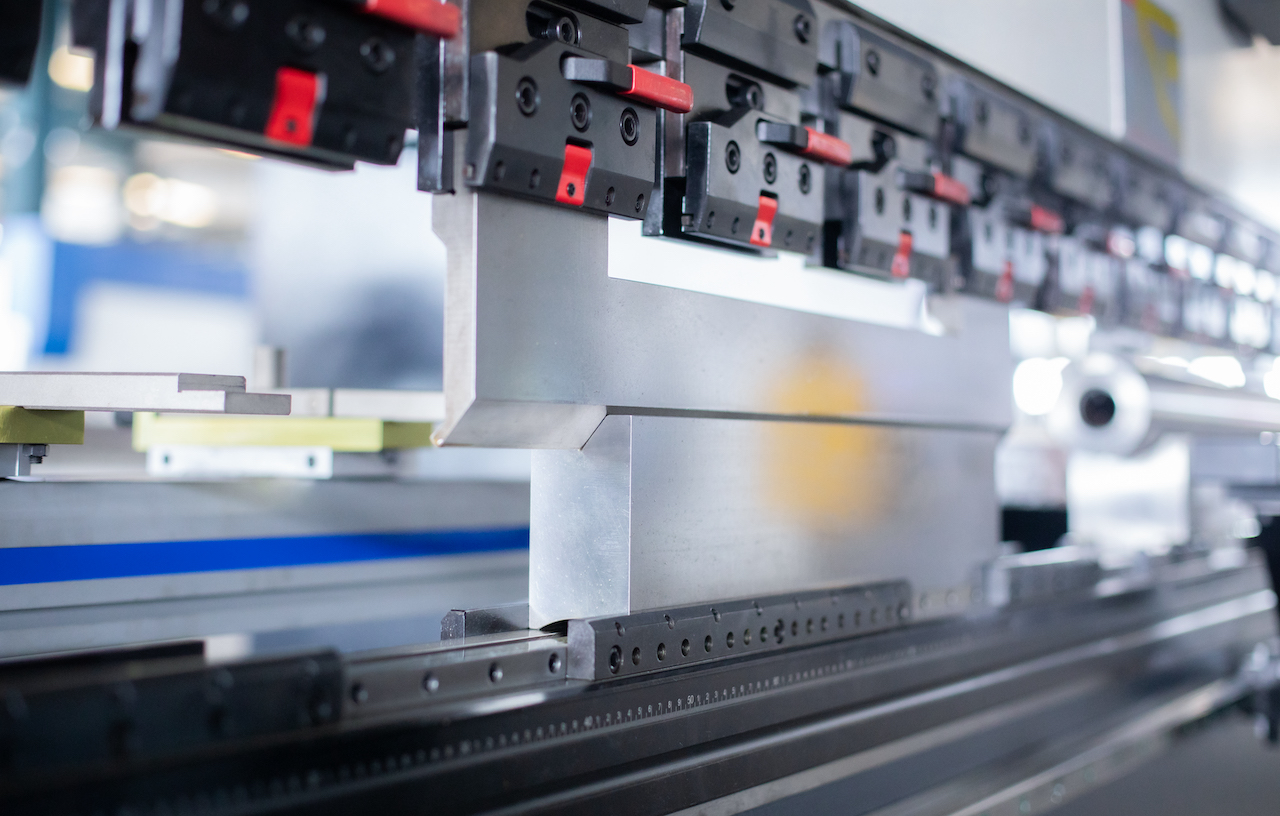 100 t hidraulinis CNC stabdžių presas