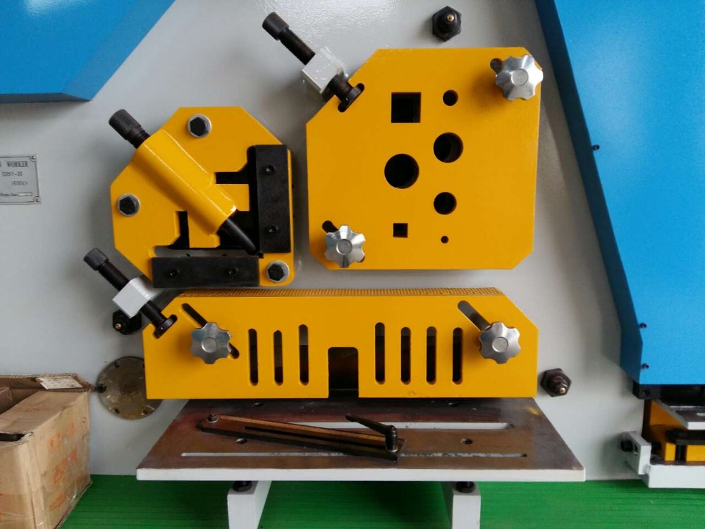 110 Ton Metal Sheet Press Corner Cutting Hydraulic Ironworker Machine 110 tonų metalo lakštų presavimo kampo pjovimo hidraulinė geležies apdirbimo mašina