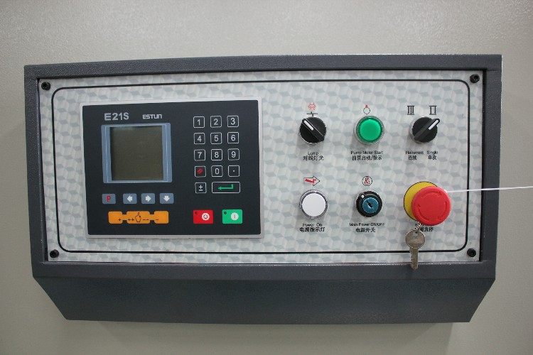 12mm 3200mm Hydraulic Guillotine Shearing Machine Cnc Steel Sheet Cutting Machine 12 mm 3200 mm hidraulinės giljotinos kirpimo staklės CNC plieno lakštų pjovimo staklės