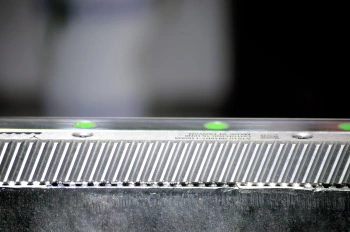 1500*3000mm 500w Racuys Or Ipg Fiber Laser Cutting Machine 1500 * 3000 mm 500 W Racuys arba Ipg pluošto lazerinio pjovimo staklės