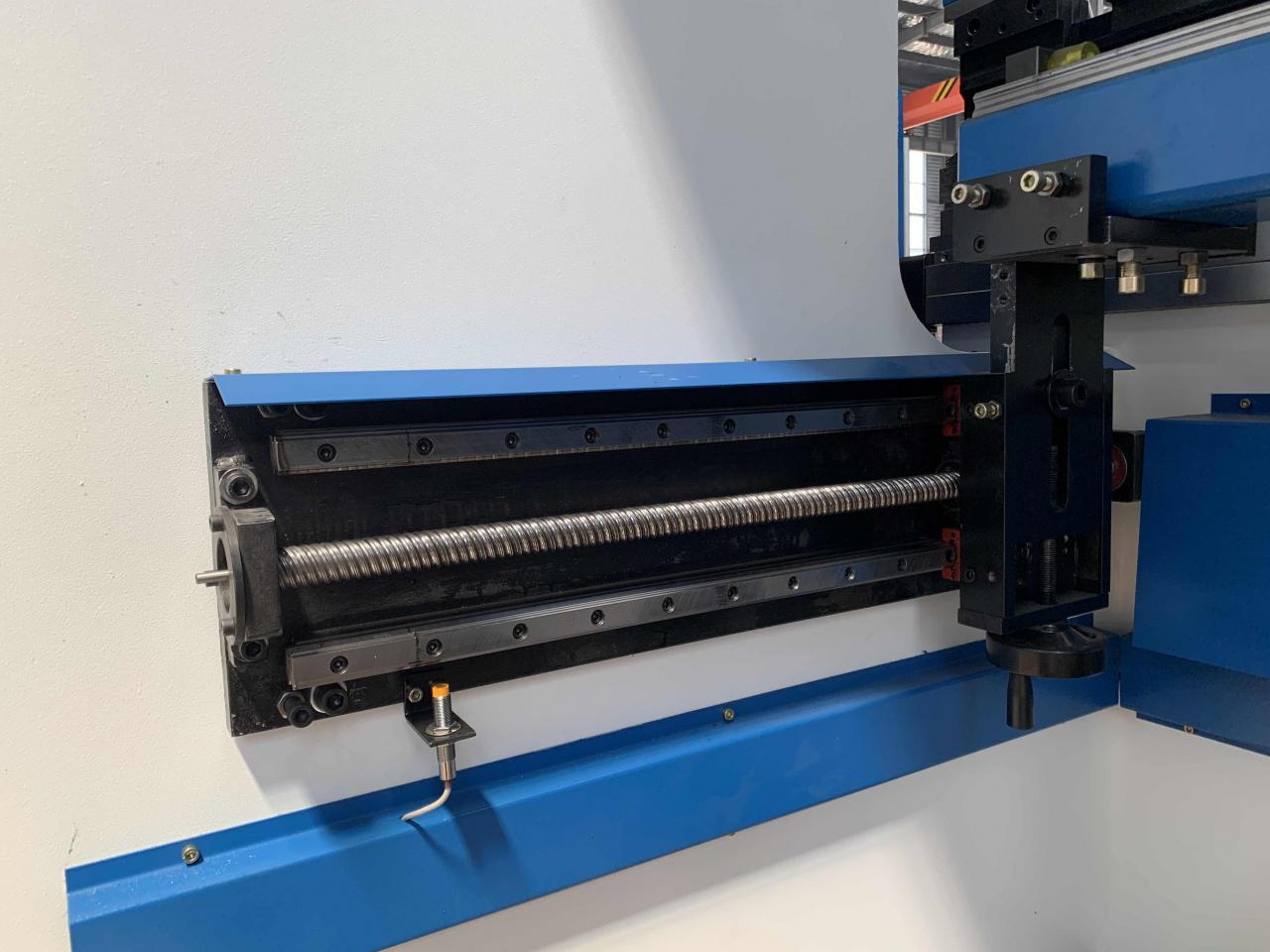 160t-4000 4-axis Cnc Hydraulic Bending Machine Press Brake 160t-4000 4 ašių CNC hidraulinis lenkimo staklės, paspauskite stabdį