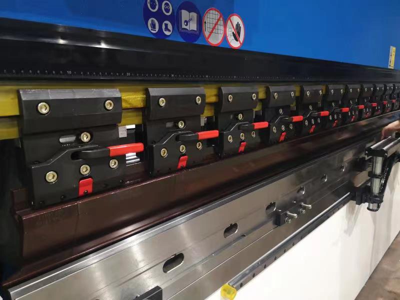 160t-4000 4-axis Cnc Hydraulic Bending Machine Press Brake 160t-4000 4 ašių CNC hidraulinis lenkimo staklės, paspauskite stabdį