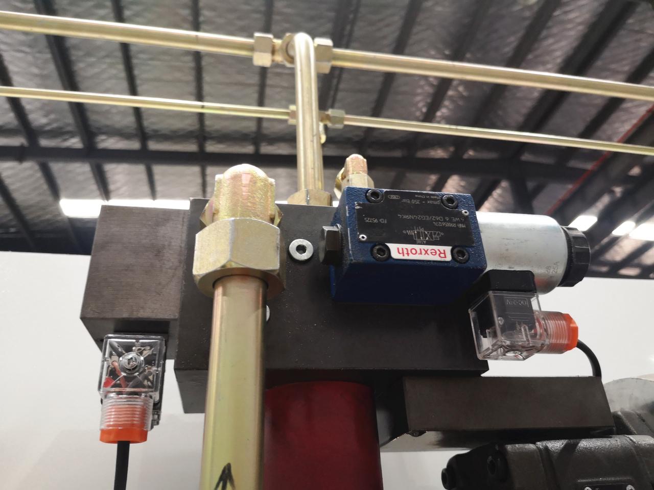 160t-4000 4-axis Cnc Hydraulic Bending Machine Press Brake 160t-4000 4 ašių CNC hidraulinis lenkimo staklės, paspauskite stabdį