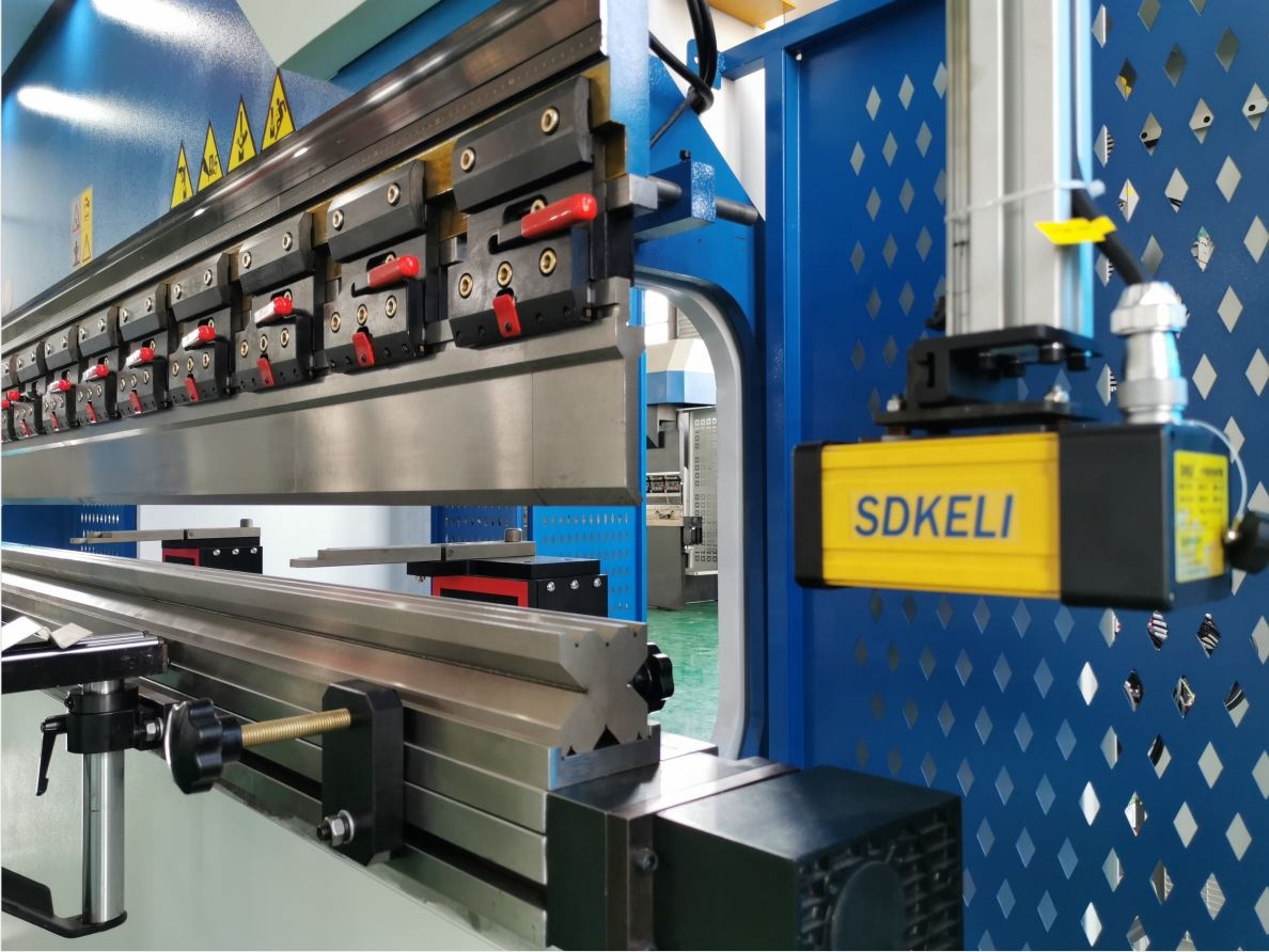 160t-4000 4-axis Cnc Hydraulic Bending Machine Press Brake 160t-4000 4 ašių CNC hidraulinis lenkimo staklės, paspauskite stabdį