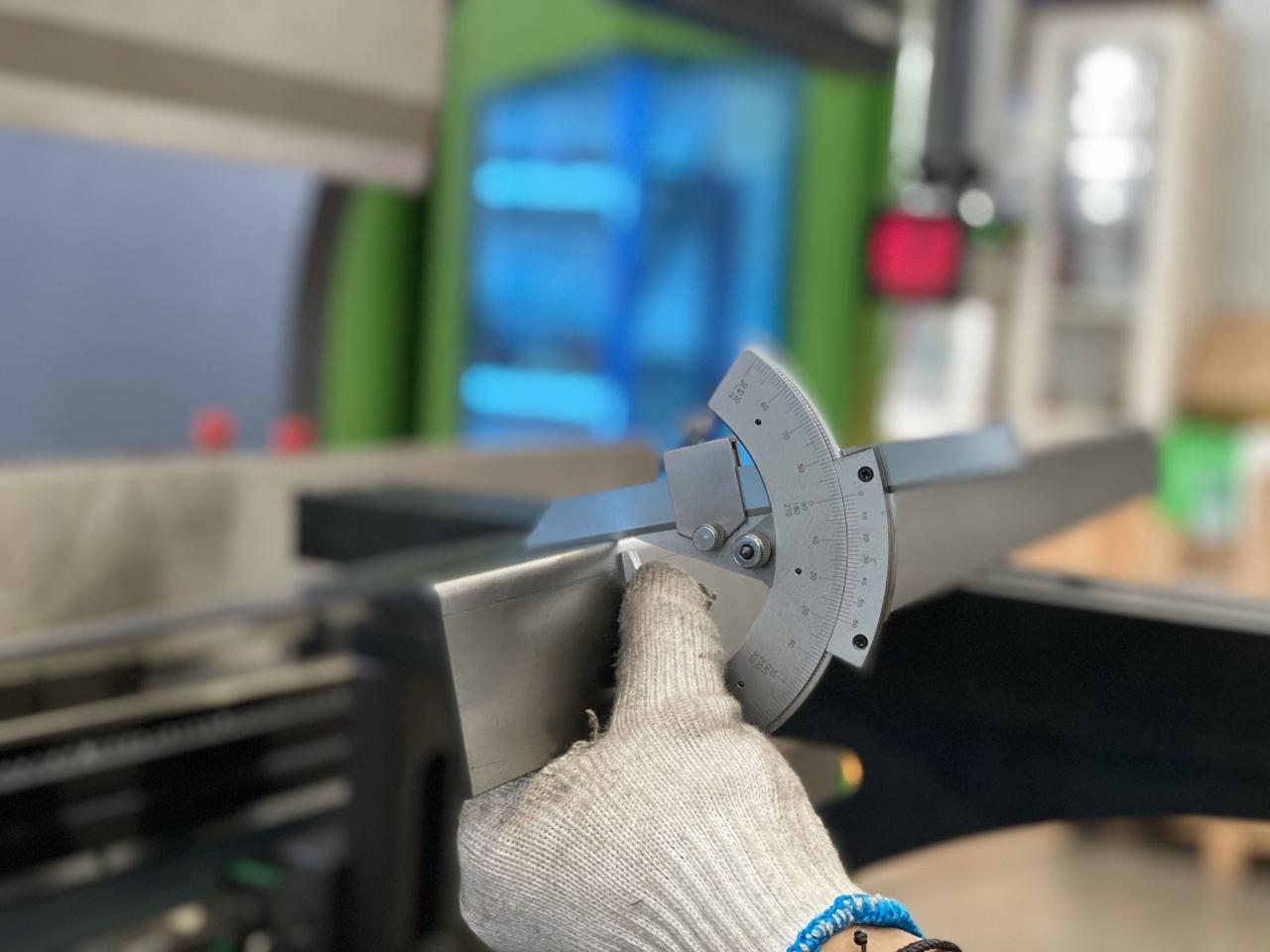 16mm Hydraulic Guillotine Shearing Machine For Sheet Metal Cutting 6 Meters 16 mm hidraulinė giljotininė kirpimo mašina lakštiniam metalui pjauti 6 metrus