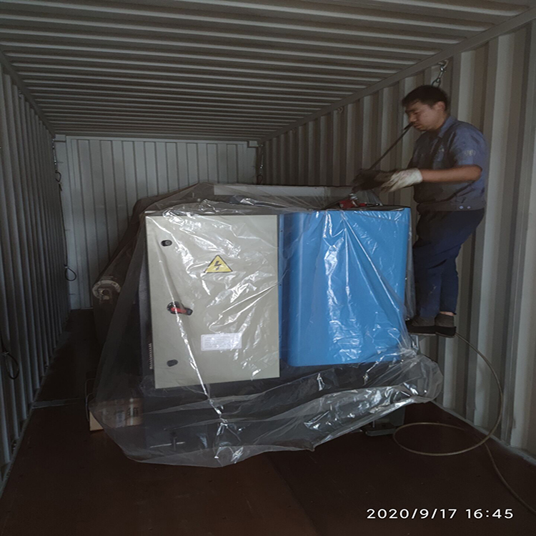 300t/4000 Hydraulic Press Brake Machine 300t/4000 hidraulinis presavimo stabdžių aparatas