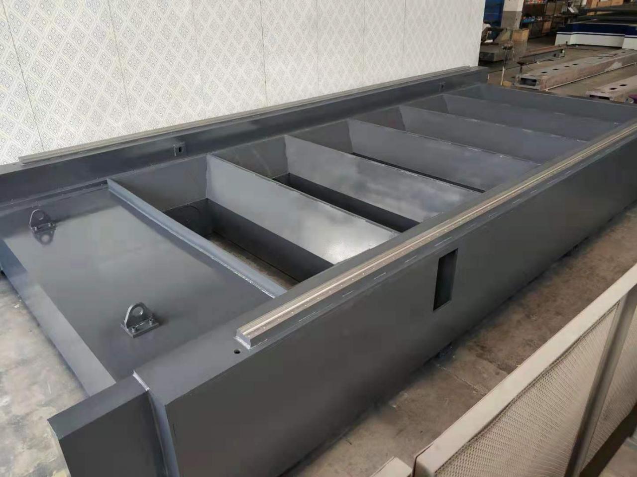 3015 4015 1kw To 6kw Cnc Fiber Laser Cutting Machine Raycus Laser Power 3015 4015 1kw iki 6kw Cnc pluošto lazerinio pjovimo staklės Raycus Laser Power