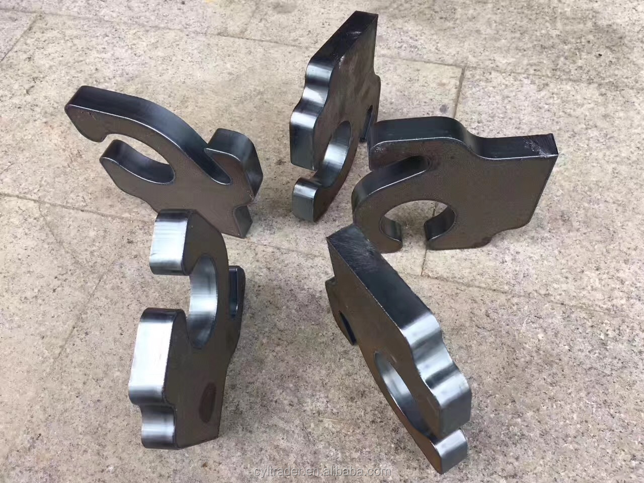 3015 4015 1kw To 6kw Cnc Fiber Laser Cutting Machine Raycus Laser Power 3015 4015 1kw iki 6kw Cnc pluošto lazerinio pjovimo staklės Raycus Laser Power