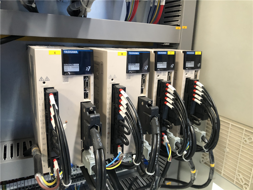 3+1 Axis Cnc Hydraulic Press Brake With Esa System 3+1 ašies Cnc hidraulinis presavimo stabdys su ESA sistema