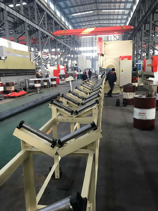 4 Axis Cnc Tandem Press Brake With Delem Da58t 2d Graphical Controller 4 ašių Cnc tandeminis stabdys su Delem Da58t 2d grafiniu valdikliu