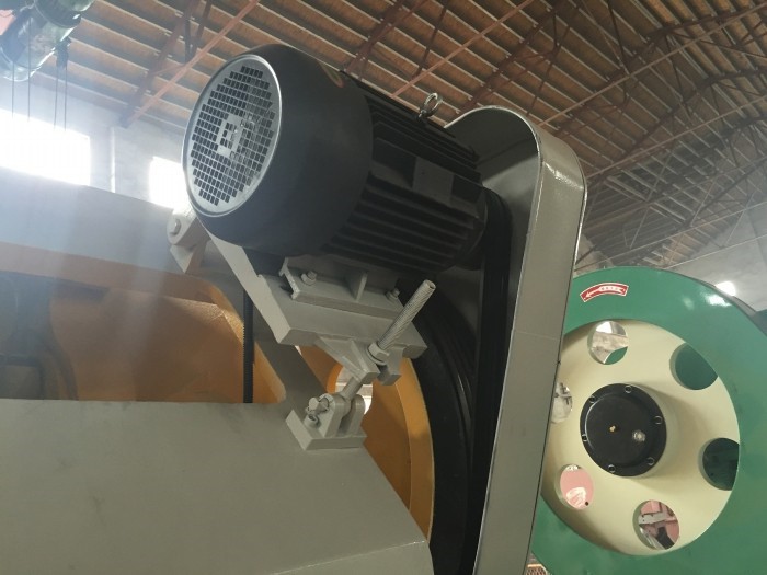 400 Ton Small Pneumatic Power Punch Press Mechanical Eccentric Punching Machine 400 tonų mažas pneumatinis perforavimo presas, mechaninis ekscentrinis perforavimo aparatas