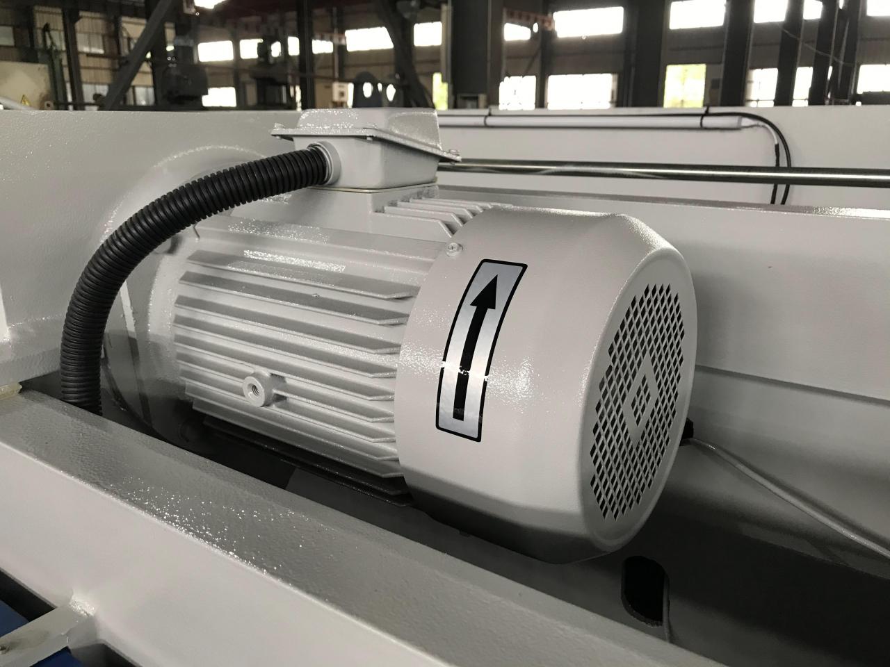 4mm Oem Qc11y-8x3200 Nc Hydraulic Guillotine Guillotine Shearing Machine 4 mm Oem Qc11y-8x3200 Nc hidraulinė giljotinos giljotinos kirpimo mašina