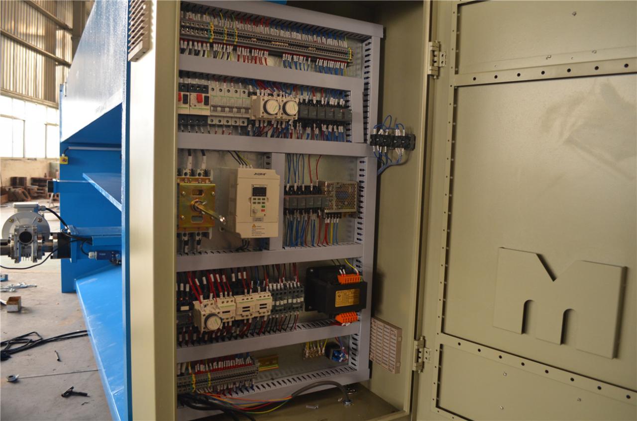 6*3200mm Guillotine Shears Metal Shear Hydraulic Iron Sheet Cutting Shearing Machine 6 * 3200 mm giljotininės žirklės metalo žirklės hidraulinės geležies lakštų pjovimo kirpimo staklės