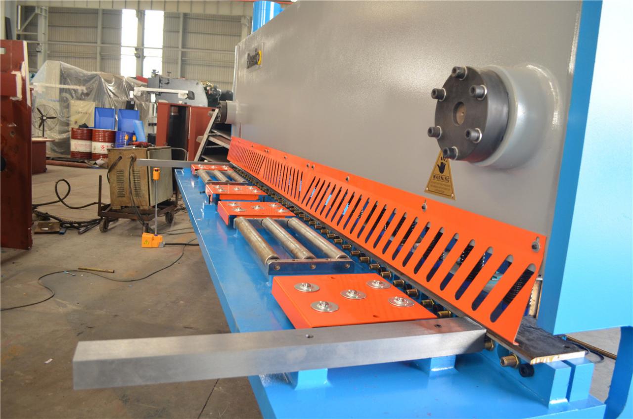 6*3200mm Guillotine Shears Metal Shear Hydraulic Iron Sheet Cutting Shearing Machine 6 * 3200 mm giljotininės žirklės metalo žirklės hidraulinės geležies lakštų pjovimo kirpimo staklės