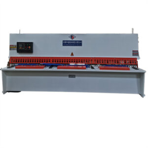 CNC hidraulinių metalo lakštų automatinė giljotininė kirpimo mašina metalo apdirbimui