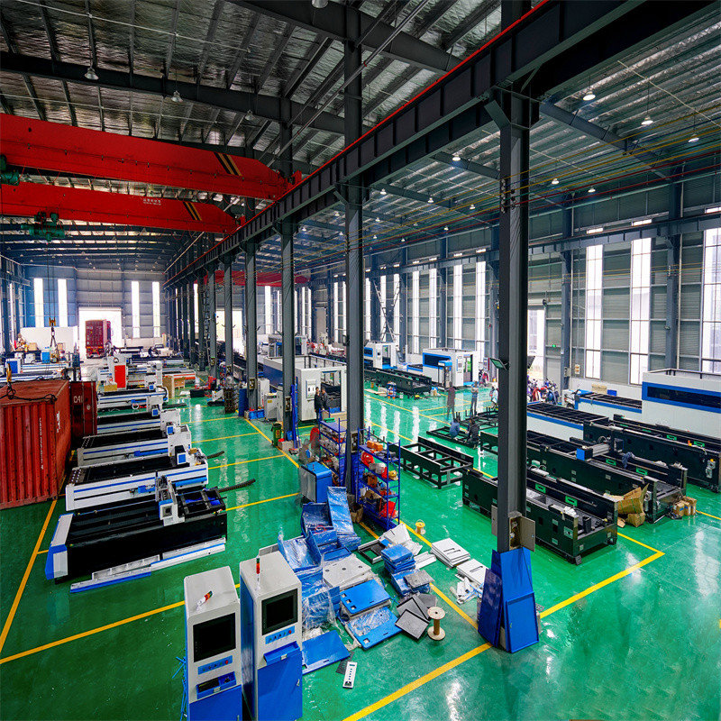 Didelės galios 3015 2000 W metalo lakšto CNC pluošto pjovimo lazeriu staklės 3