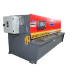 Parduodama Qc11y metalo plokštelių hidraulinė giljotininė kirpimo mašina