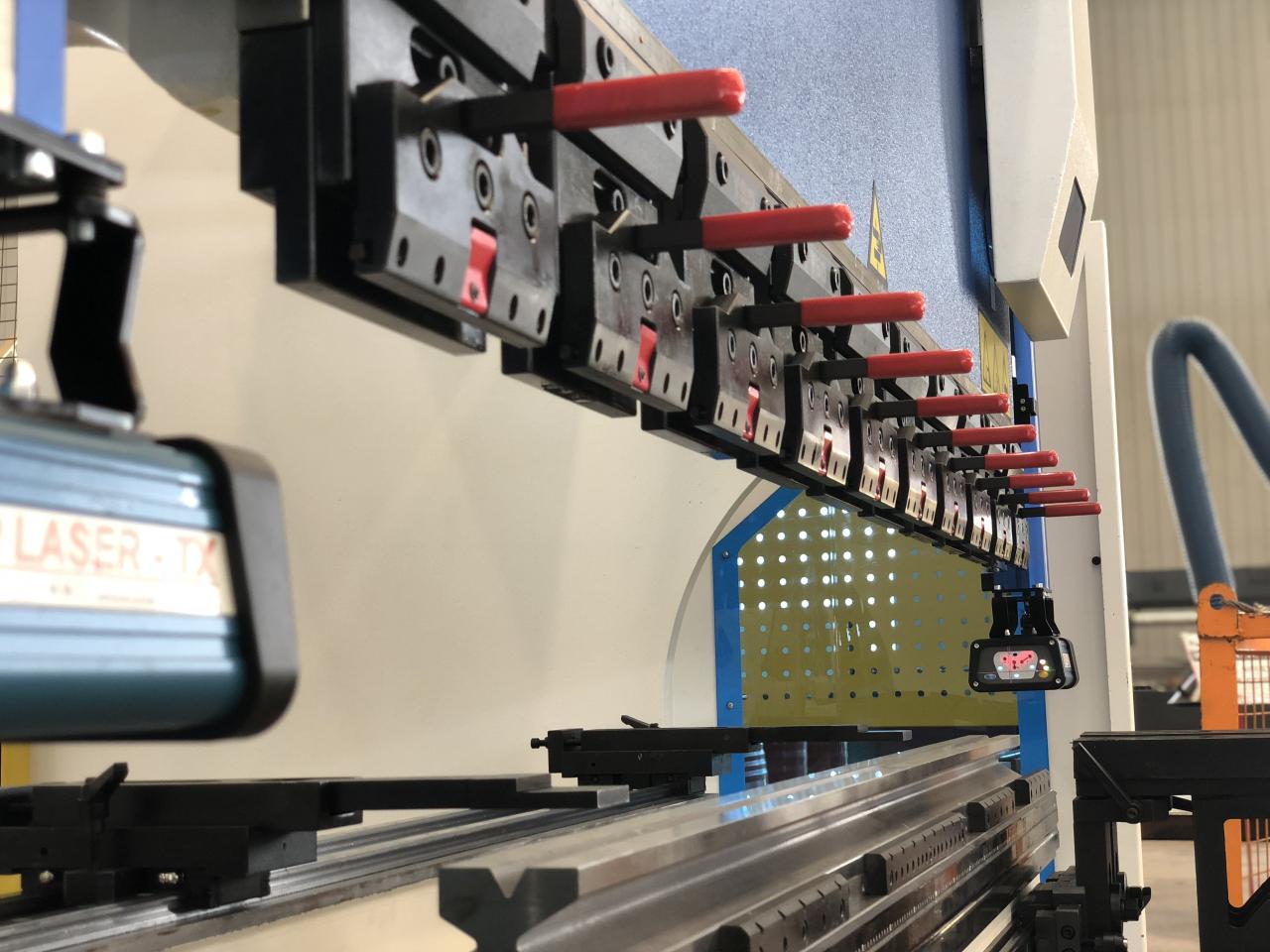 CNC hidraulinis lenkimo staklės 160x3200 Spauskite stabdžius Kaina