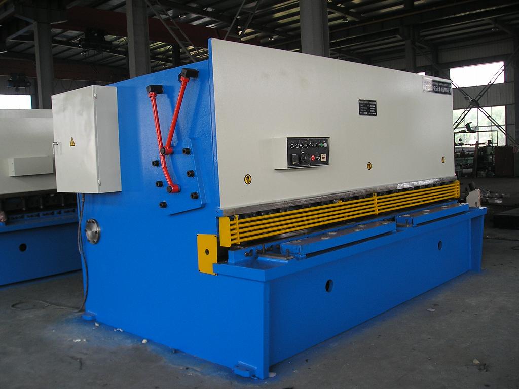 Cnc Hydraulic Metal Stainless Steel Aluminum Shearing Guillotine Cutting Shearing Machine CNC hidraulinio metalo nerūdijančio plieno aliuminio kirpimo giljotinos pjovimo kirpimo mašina