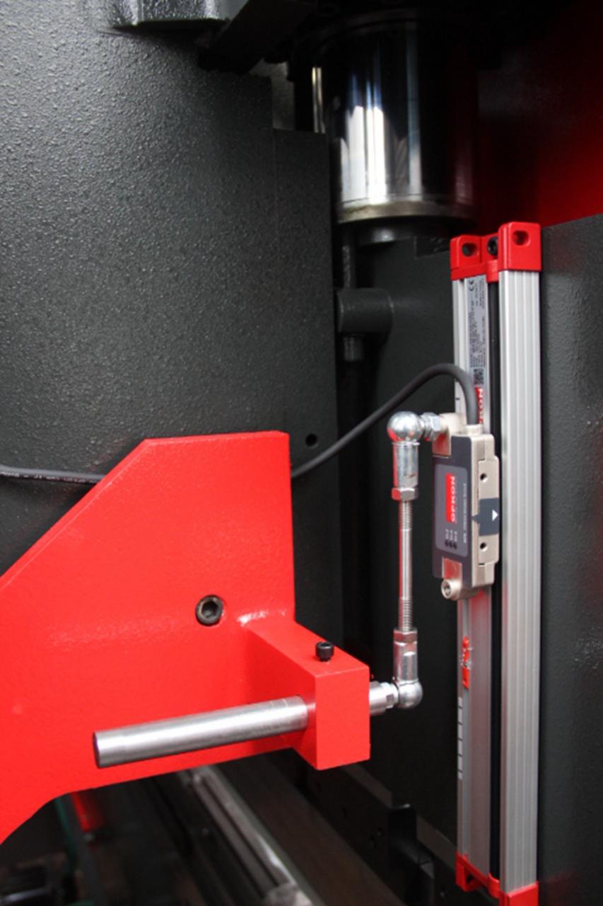 Delem Da66t 125 3+1 4+1 6+1 8+1 Cnc Hydraulic Press Brake For Metal Plate Bending Delem Da66t 125 3+1 4+1 6+1 8+1 Cnc hidraulinis presavimo stabdys, skirtas metalo plokštės lenkimui