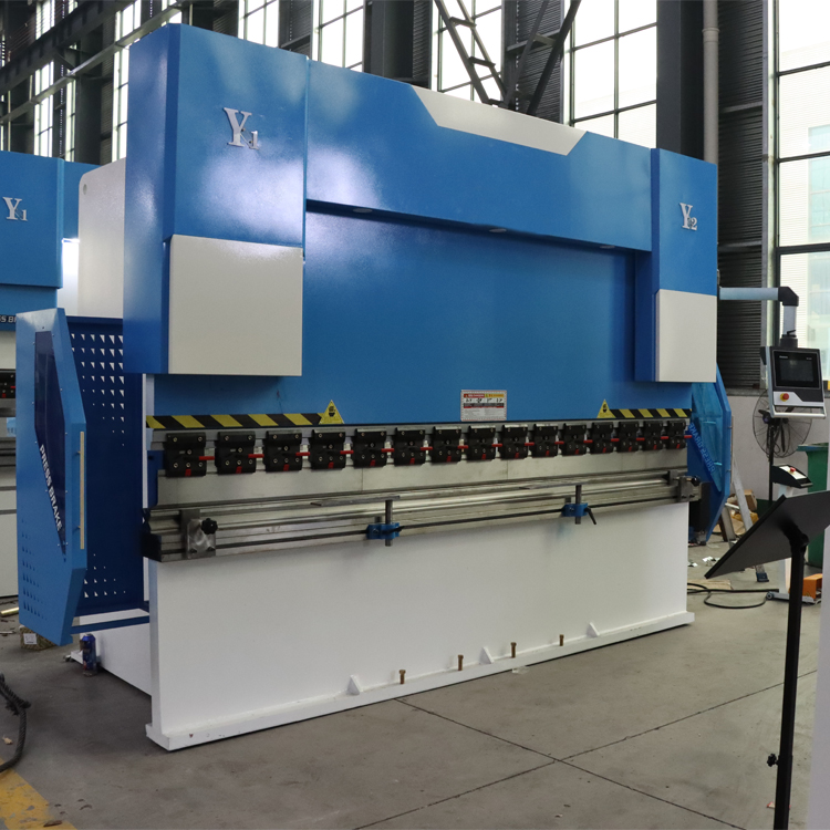 Electric Hydraulic Sheet 4 Axis Cnc Delem Press Brake 63t Metal Bending Machine Elektrinis hidraulinis lakštų 4 ašių Cnc Delem Press Brake 63t metalo lenkimo staklės