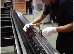 Fiber Laser Cutting Machine Masterline 8kw,4000x2000mm,With Ipg Laser Source Pluošto lazerinio pjovimo staklės Masterline 8kw, 4000x2000mm, su Ipg lazerio šaltiniu