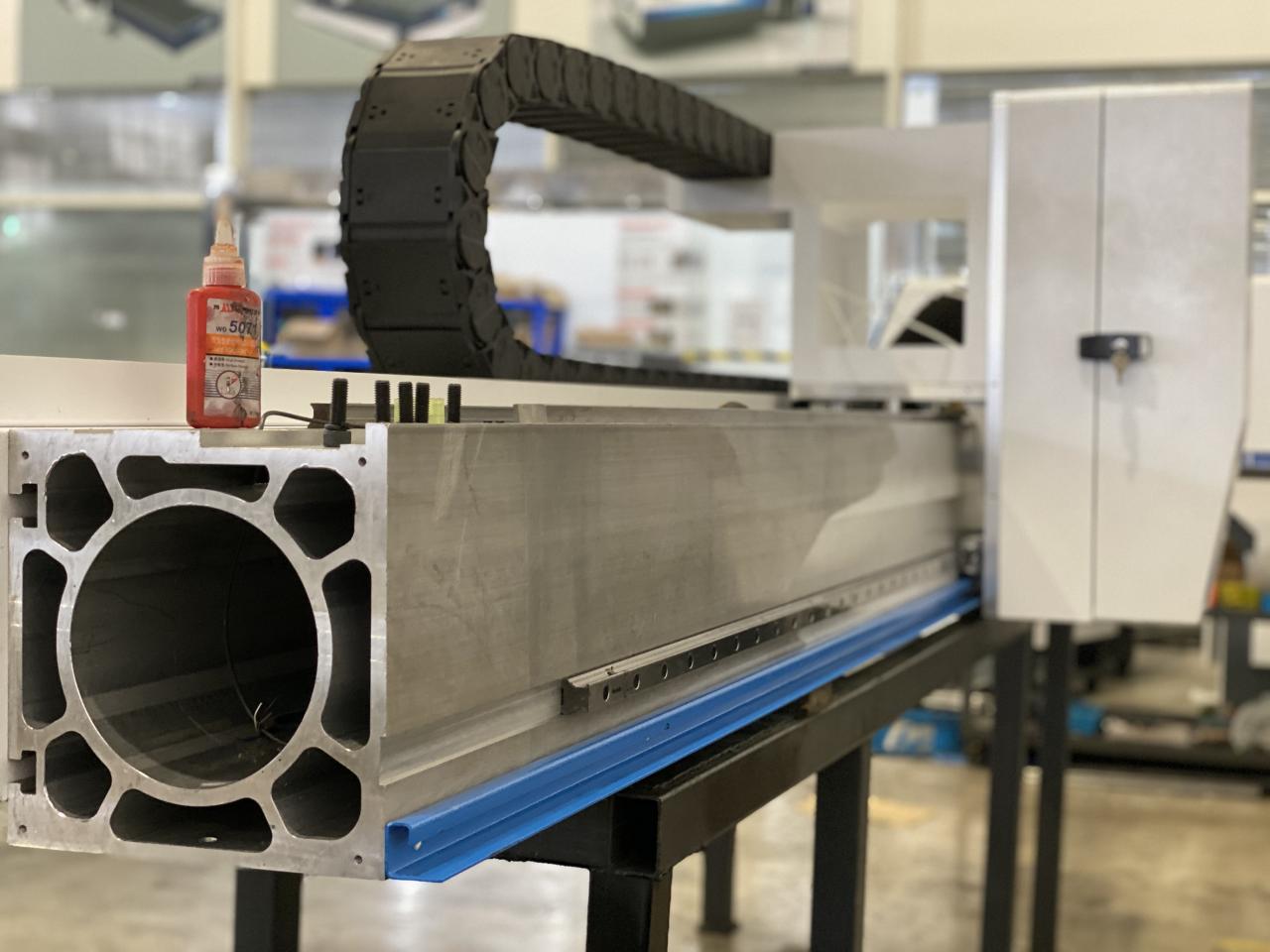 Pluošto lazerinio pjovimo staklės Masterline 8kw, 4000x2000mm, su Ipg lazerio šaltiniu