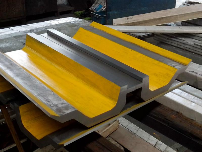 Visiškai automatinė didelės galios lakštų lenkimo mašina ir CNC presavimo stabdžių mašina