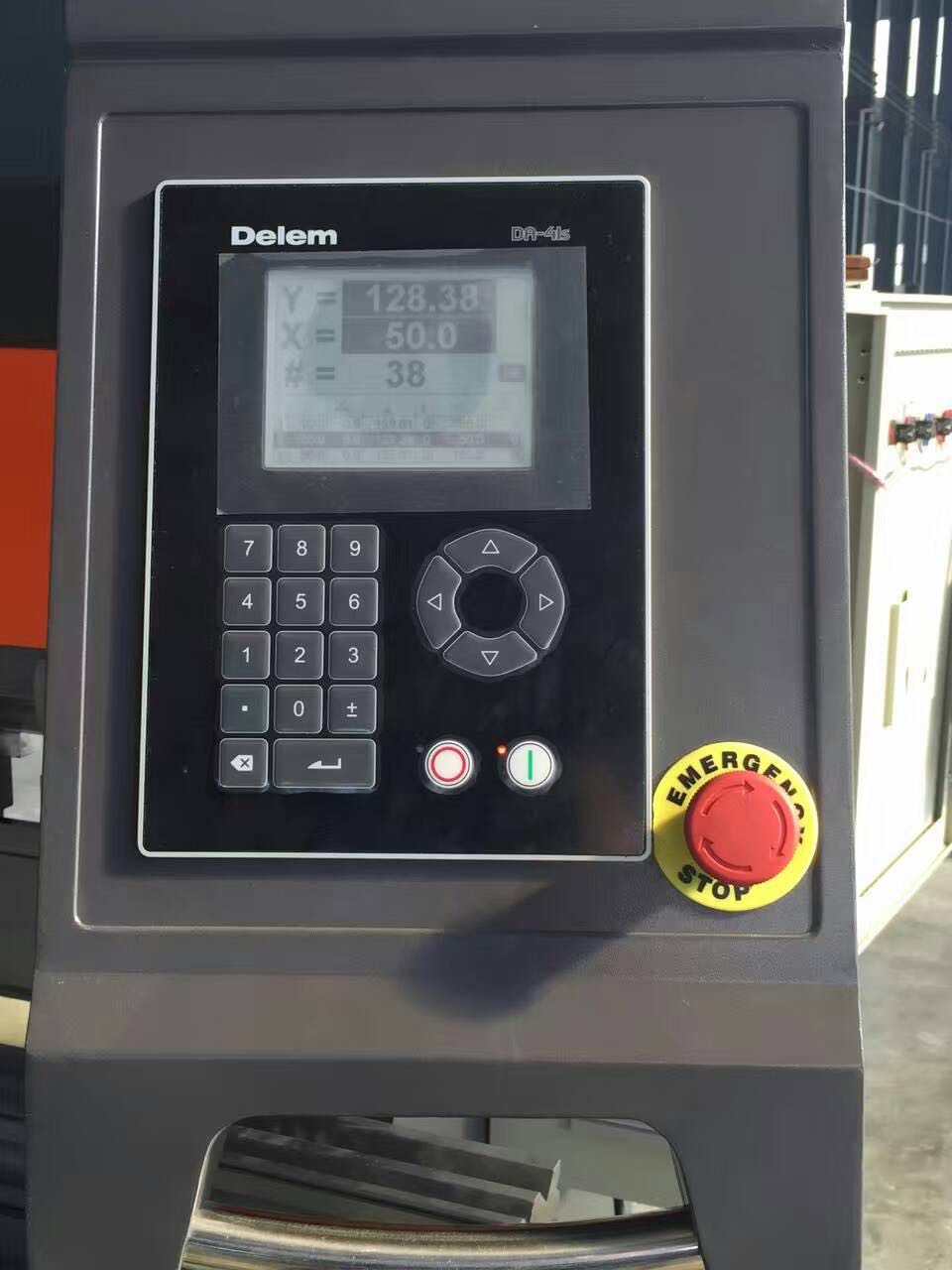 Hydraulic Stainless Steel Wc67y/k-300/6000 Mould Crowning Press Brake Hidraulinis nerūdijančio plieno Wc67y/k-300/6000 formos karūnavimo preso stabdys