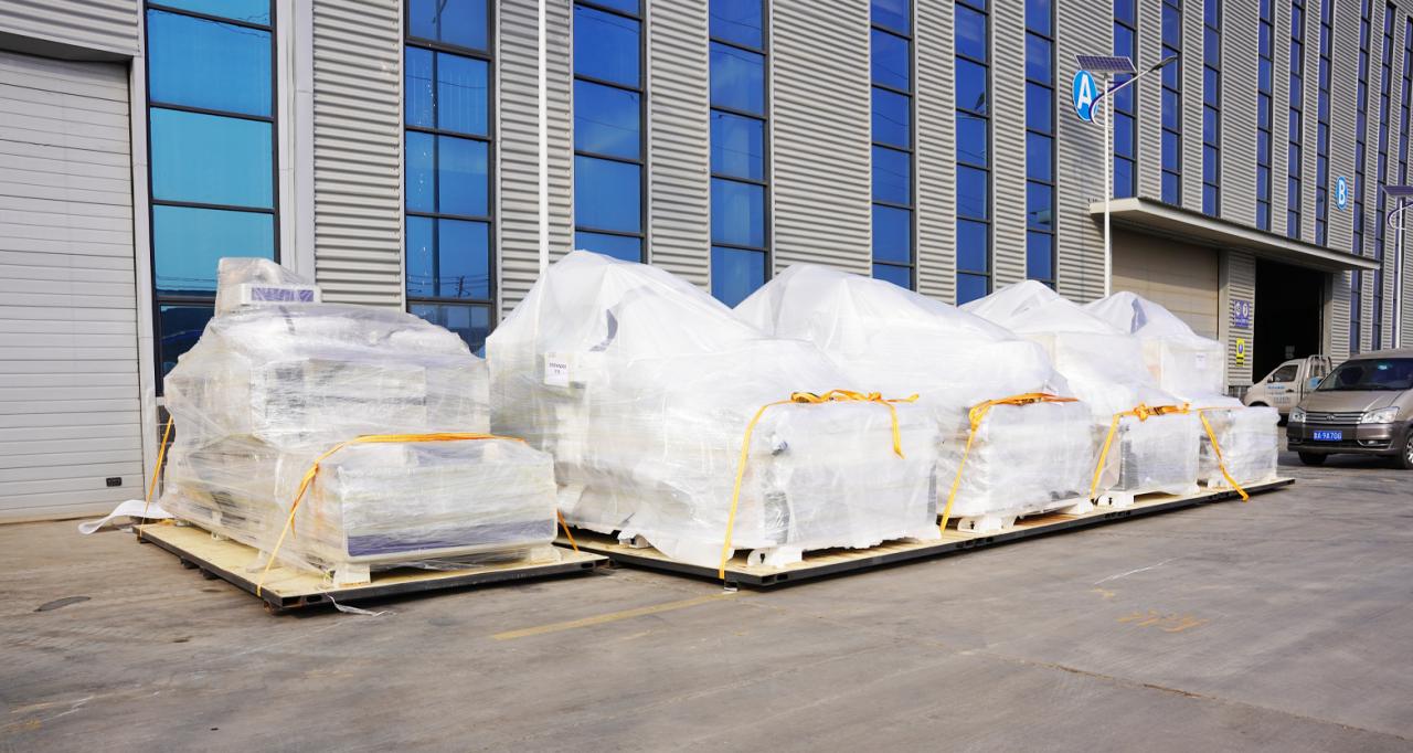 Laser Source 2000w 3000w Fiber Laser Cutting Machine Lazerinio šaltinio 2000w 3000w pluošto lazerinio pjovimo mašina