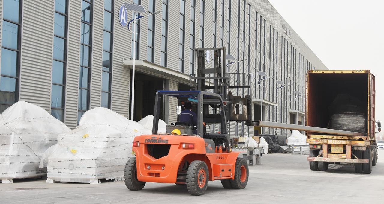 Laser Source 2000w 3000w Fiber Laser Cutting Machine Lazerinio šaltinio 2000w 3000w pluošto lazerinio pjovimo mašina