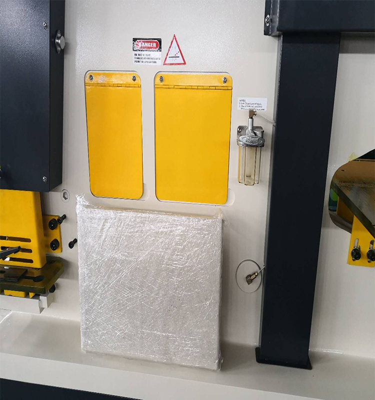 Metal Cutting Hydraulic Steelworkers Machine For Punching Cropping Notching Cutting Metalo pjovimo hidraulinė plieno apdirbimo mašina, skirta perforavimui, apkarpymui, įpjovimui