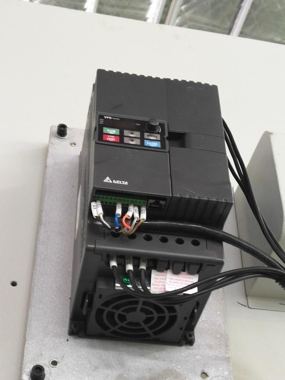 Pneumatinės trinties sankabos didelio našumo perforavimo presavimo mašina