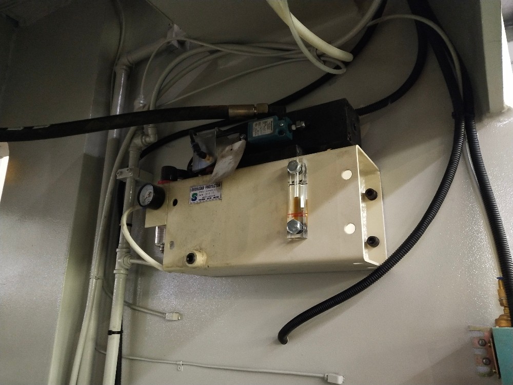 Pneumatinės trinties sankabos didelio našumo perforavimo presavimo mašina