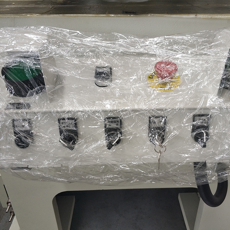 Pneumatinės trinties sankabos didelio našumo perforavimo presavimo mašina