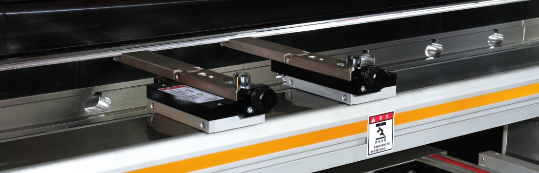 Steel Sheet Aluminum Bending Hydraulic Press Brake Machine Plieninio lakšto aliuminio lenkimo hidraulinis presavimo stabdžių aparatas