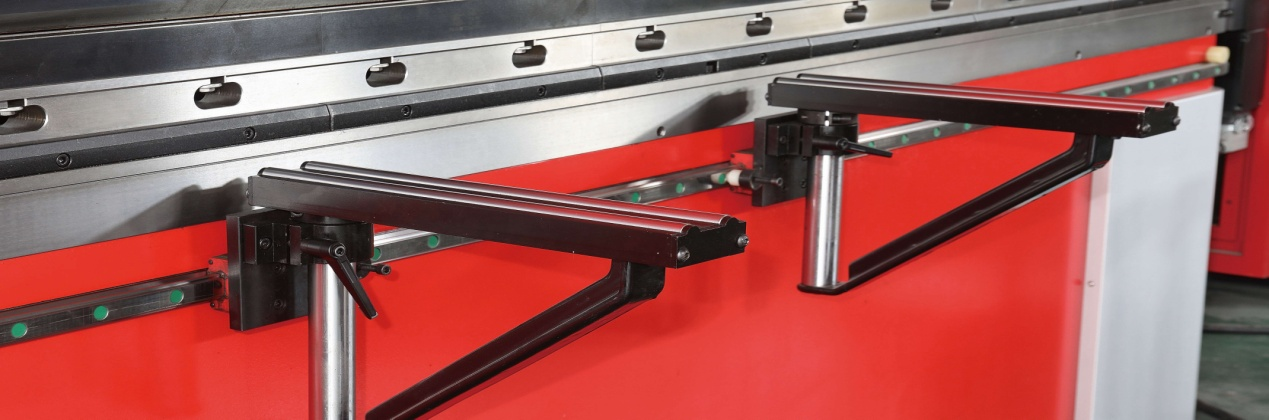 Steel Sheet Aluminum Bending Hydraulic Press Brake Machine Plieninio lakšto aliuminio lenkimo hidraulinis presavimo stabdžių aparatas