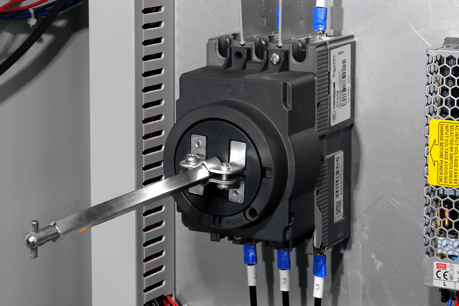 Wc67 Hydraulic Press Brake / CNC Press Bending Machine / Plate Bending Machine China Wc67 hidraulinis stabdžių presas / CNC presavimo lenkimo staklės / plokščių lenkimo staklės Kinija