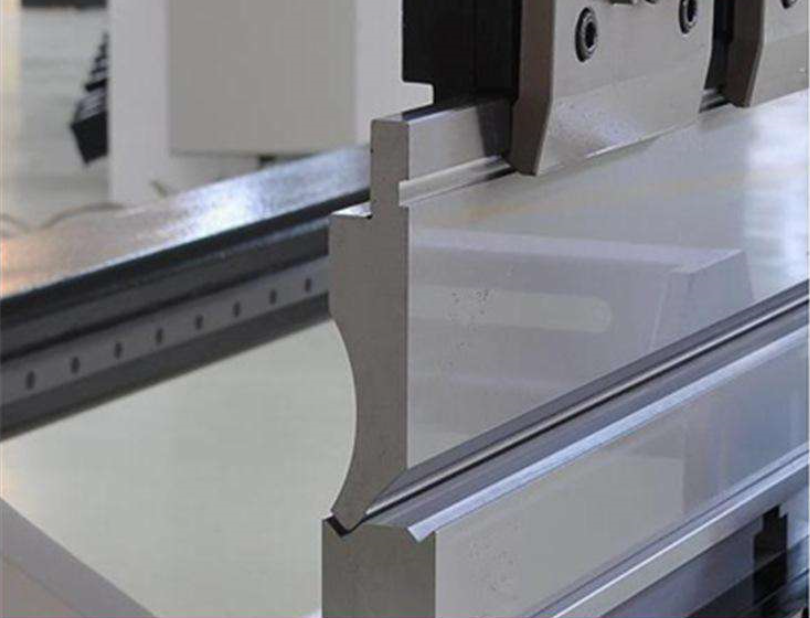 Wc67yk 80 100 160 200 tonų 3200 mm E21 Nc lakštinio metalo alyva hidraulinio preso stabdžių kaina