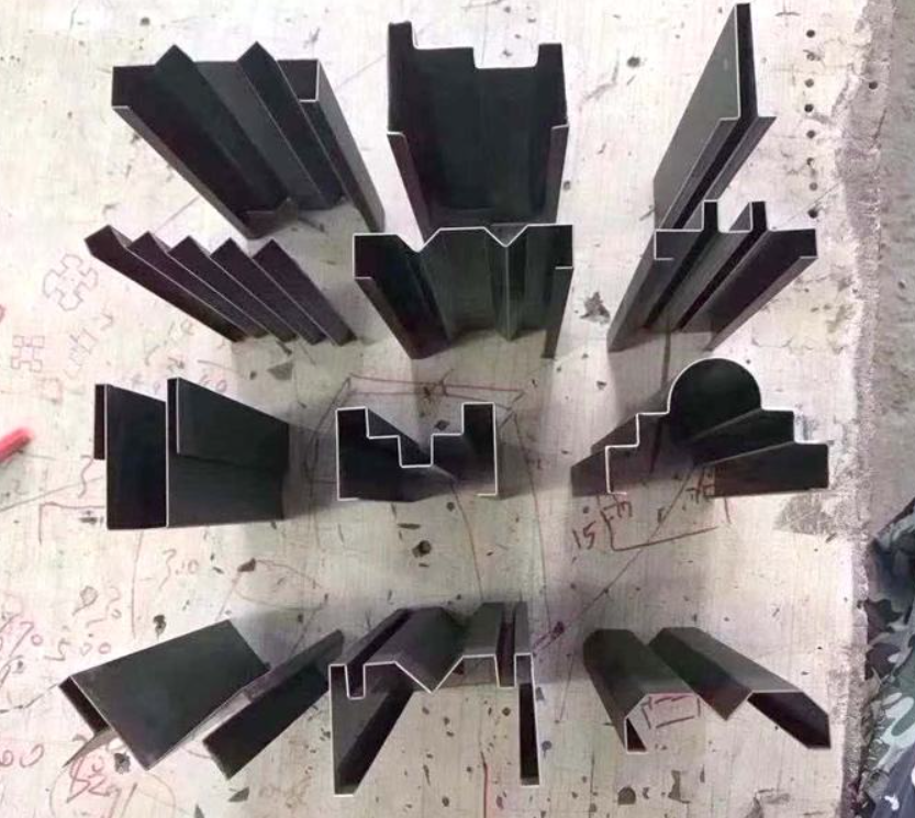 Wc67yk 80 100 160 200 Ton 3200mm E21 Nc Sheet Metal Oil Hydraulic Press Brake Price Wc67yk 80 100 160 200 tonų 3200 mm E21 Nc lakštinio metalo alyva hidraulinio preso stabdžių kaina