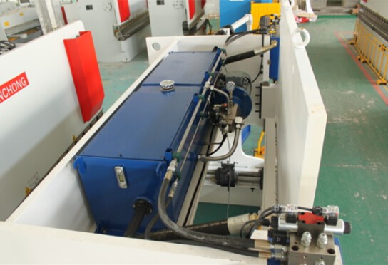 Wc67yk 80 100 160 200 Ton 3200mm E21 Nc Sheet Metal Oil Hydraulic Press Brake Price Wc67yk 80 100 160 200 tonų 3200 mm E21 Nc lakštinio metalo alyva hidraulinio preso stabdžių kaina